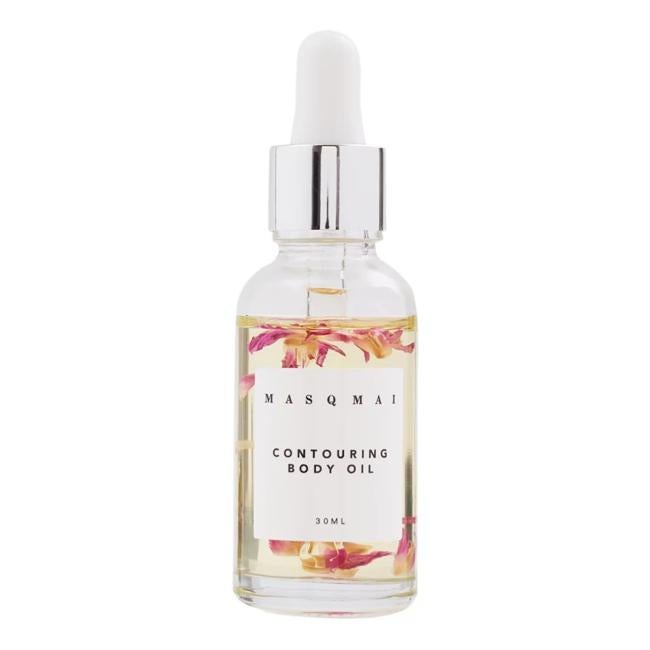 Masqmai contradiendo aceite corporal